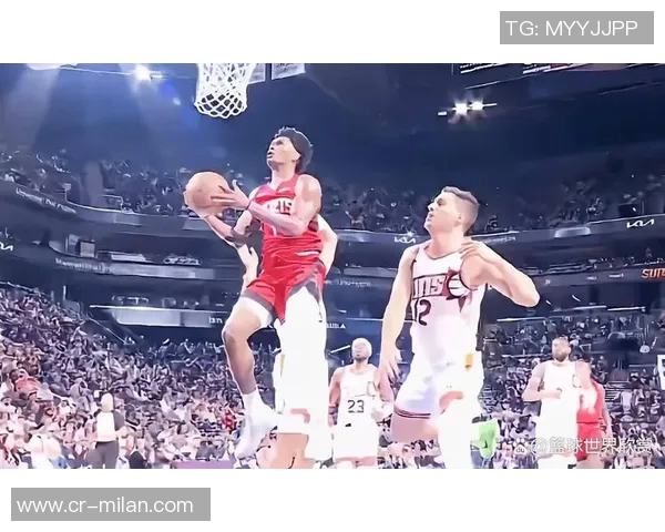 狄龙三分球表现出色半场15分3篮板助力球队争胜